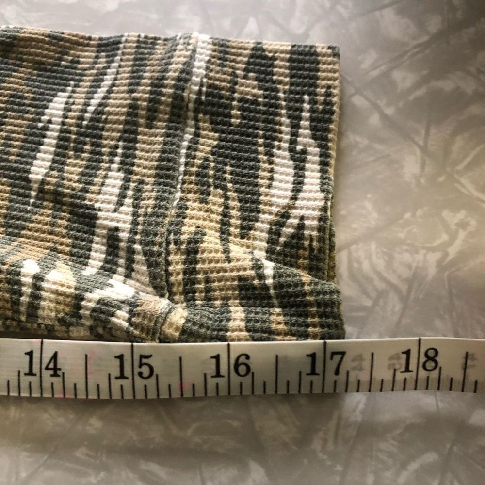 Gap Kids Camo Waffle Knit Thermal Long Sleeve Shirt Crown Logo Green XXL 14-16 - Picture 9 of 9